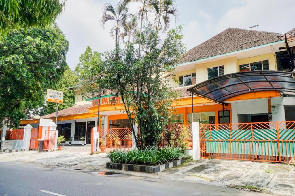 โอโย 3956 โฮเทล ปาเลม 2 Hotel มะลัง ภายนอก รูปภาพ